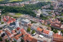 Zpoždění, nespokojenost i naděje. Oprava centra v Meziříčí pokračuje
