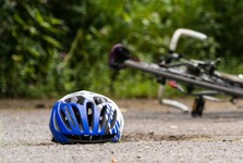Před jízdou na kole se posilnil alkoholem! U Bíteše pak narazil do jiného cyklisty Před jízdou na kole se posilnil alkoholem! U Bíteše pak narazil do jiného cyklisty